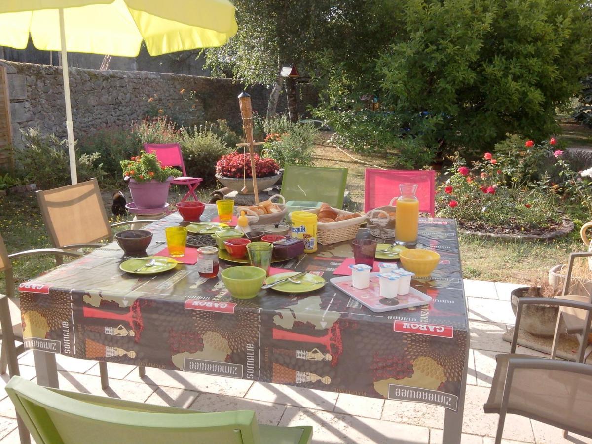 Les Hirondelles Bed & Breakfast Onzain Exterior foto