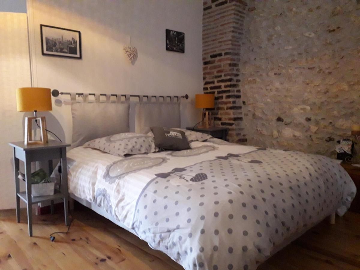 Les Hirondelles Bed & Breakfast Onzain Exterior foto