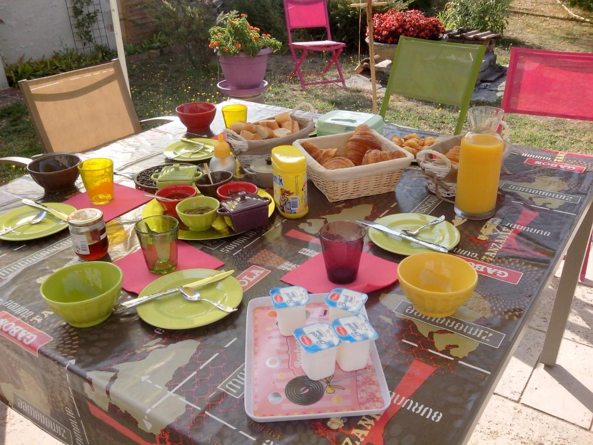 Les Hirondelles Bed & Breakfast Onzain Exterior foto